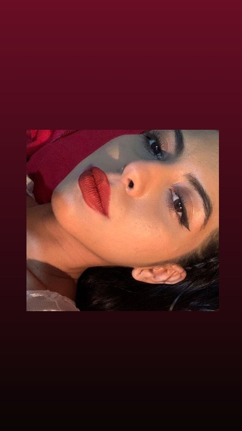 miahfmn (Mia) OnlyFans content 

 picture 2