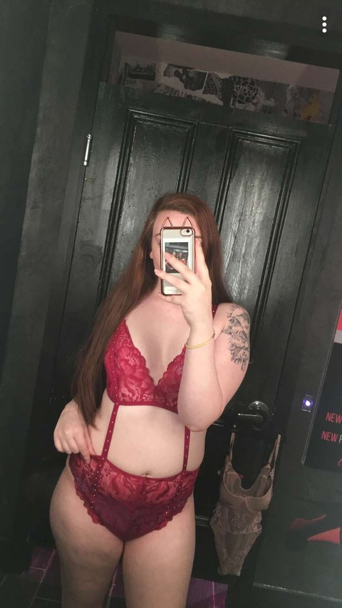 View Michelle (michelleb2000) OnlyFans 23 Photos and 6 Videos for free 

 picture 2