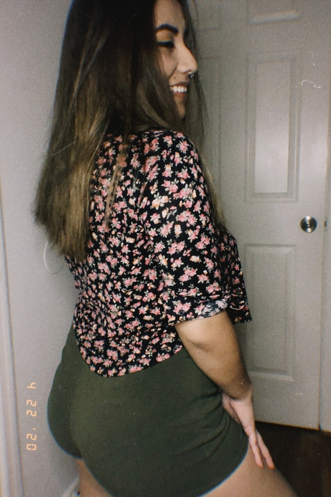 View michellee21 (Michelle M) OnlyFans 0 Photos and 0 Videos for free 

 picture 2