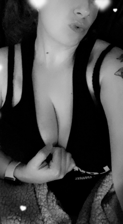View Midnight Maiden (midnightmaiden17) OnlyFans 78 Photos and 6 Videos gallery 

 picture 2