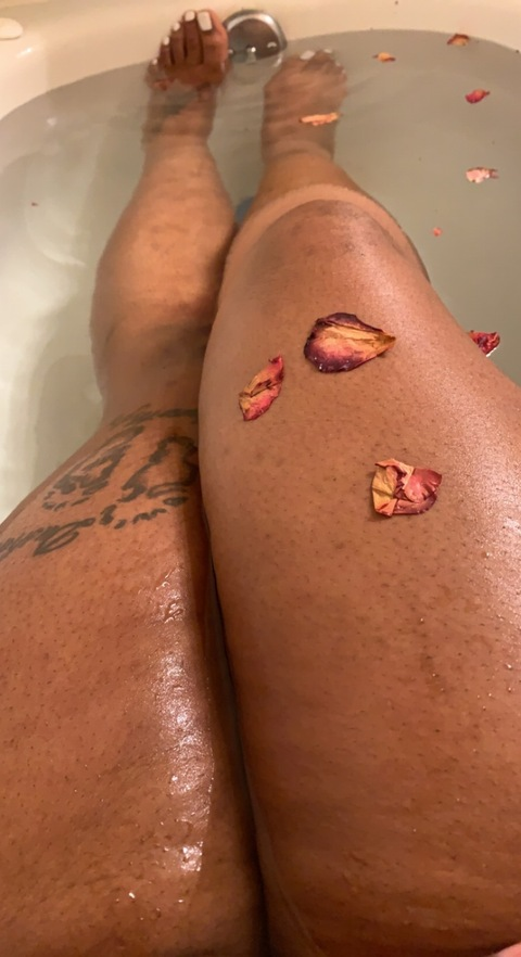 Download miisbbwdaisy OnlyFans content for free 

 picture 2