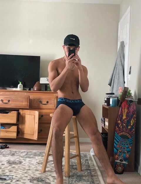 Onlyfans leak mike_fernandz 

 picture 2