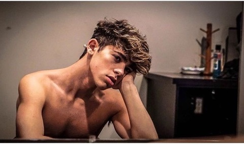 Onlyfans leak mikeybarone 

 picture 2