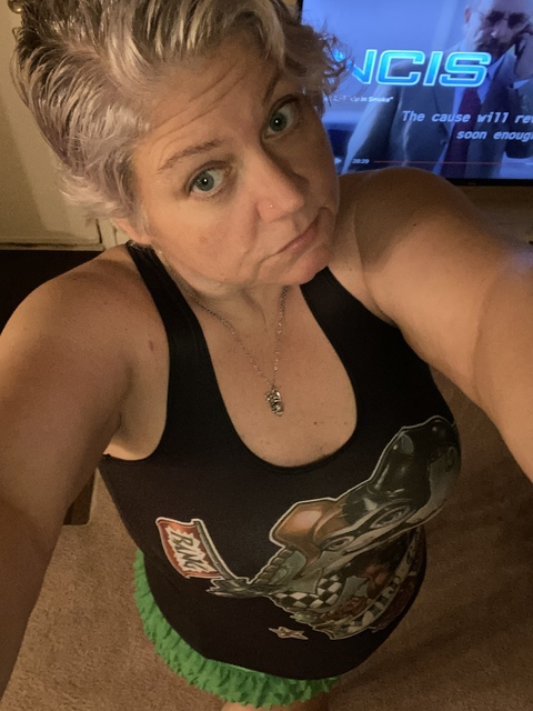 milf45 (Kat) OnlyFans content 

 picture 2