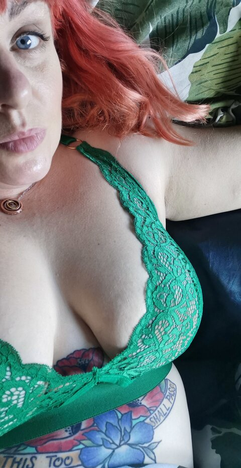 View milfshell (MILF Shell) OnlyFans 32 Photos and 3 Videos gallery 

 picture 2