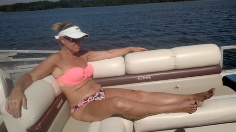 View Milf Vicky (milfvicky) OnlyFans 58 Photos and 26 Videos for free 

 picture 2