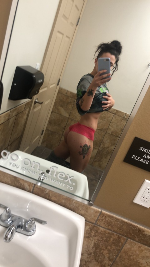 View Ashleigh (milfwtattoos) OnlyFans 58 Photos and 32 Videos leaks 

 picture 2
