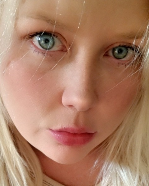 milkyblueeyesmama OnlyFans Leaks 

 picture 2