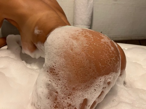 View Miss.titi (miss.titi) OnlyFans 4 Photos and 0 Videos for free 

 picture 2