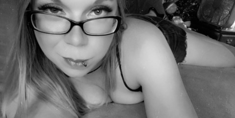missnikki OnlyFans Leaked 

 picture 2