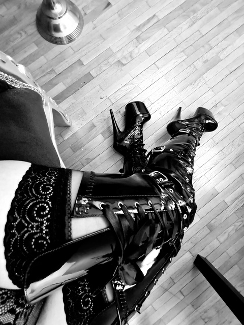 View missyvesnoir (Miss Yves Noir) OnlyFans 510 Photos and 121 Videos gallery 

 picture 2