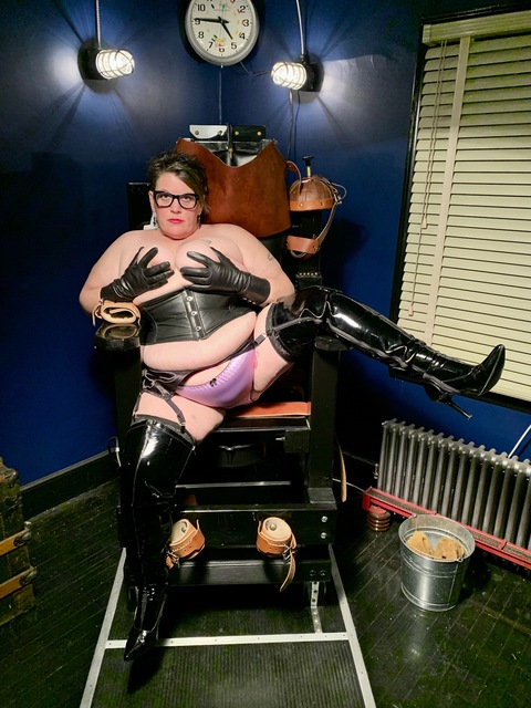 mistressshannon OnlyFans Leaked Photos and Videos 

 picture 2