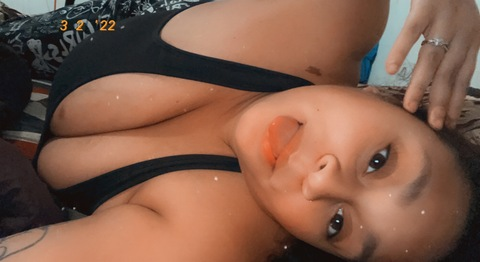 View curvygurl (mixedqueen21) OnlyFans 18 Photos and 1 Videos gallery 

 picture 2