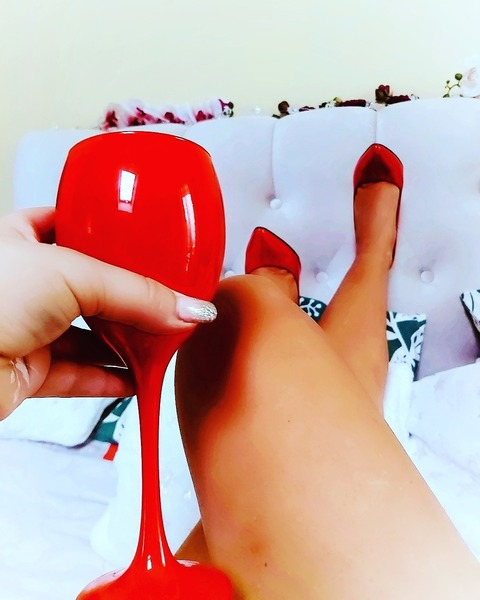 @moana_gifts leak Onlyfans photos free 

 picture 2