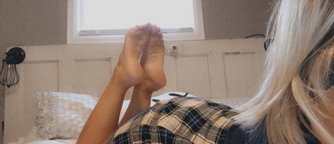 View mollly.rae OnlyFans content for free 

 picture 2