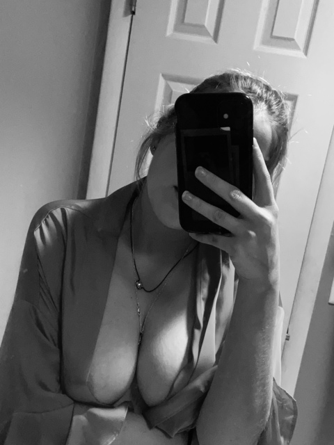 mommalexi9 OnlyFans Leaked Photos and Videos 

 picture 2