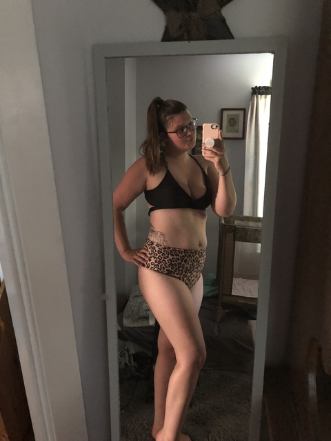 Onlyfans leak mommasgotcake 

 picture 2