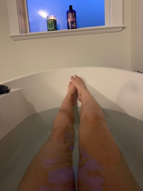 View momofmarathons OnlyFans videos and photos for free 

 picture 2