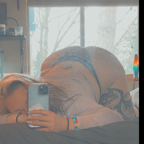 momonsterr (MoMonsterr 🖤) OnlyFans Leaked Pictures and Videos 

 picture 2