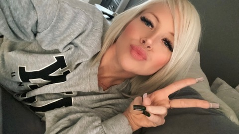 View monroelee OnlyFans content for free 

 picture 2