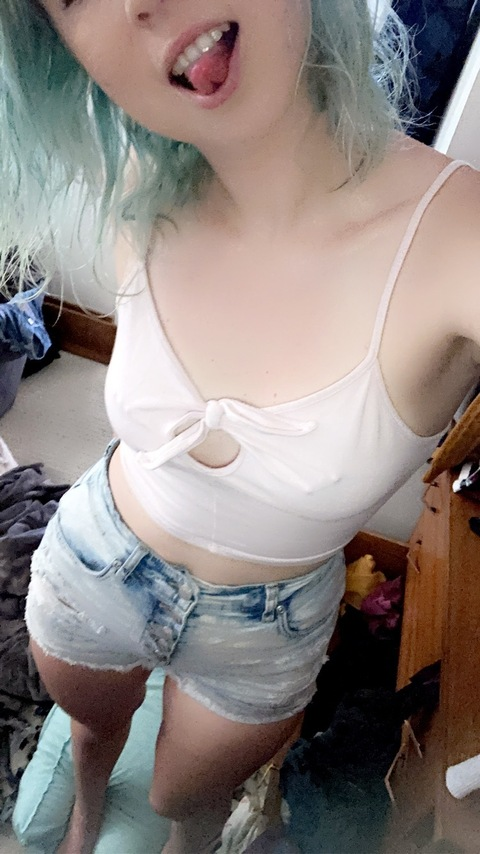 Onlyfans leak moonicpixie 

 picture 2