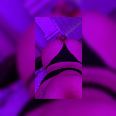 View mooniqueexxx OnlyFans content for free 

 picture 2