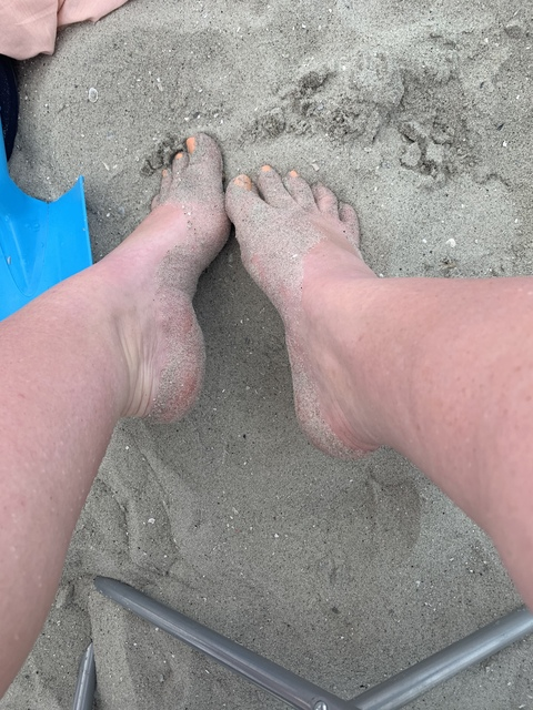 View moregrace (Grace Feet and More) OnlyFans 40 Photos and 12 Videos leaked 

 picture 2