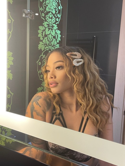 moreliaa OnlyFans Leak 

 picture 2