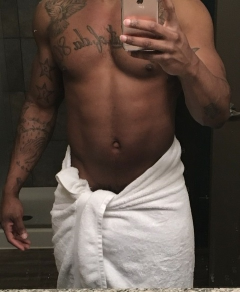 @mr.right_nw leaks Onlyfans photos for free 

 picture 2