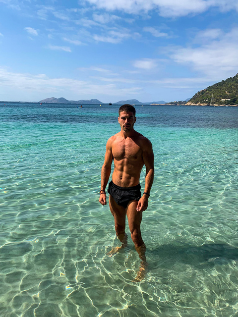 @mr_evans_official leaks Onlyfans content for free 

 picture 2