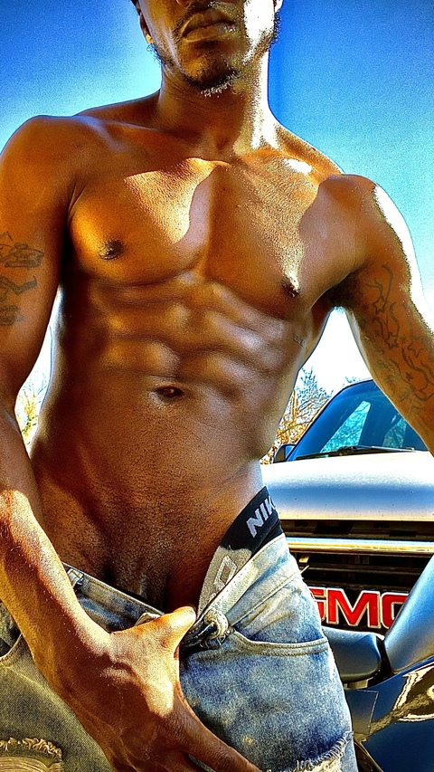 mrnobreaks21 OnlyFans Leaked Photos and Videos 

 picture 2