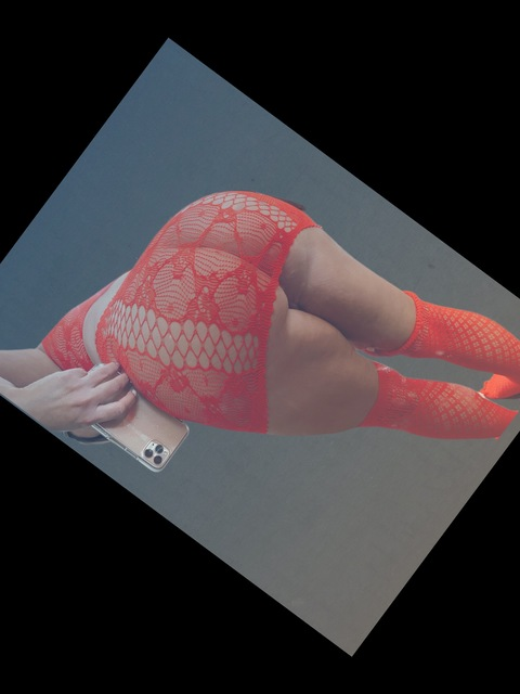 View B. Nicole (mrs.beee) OnlyFans 5 Photos and 0 Videos leaked 

 picture 2