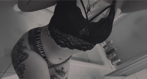 mrs.inked (Bambi🖤) OnlyFans Leaks 

 picture 2