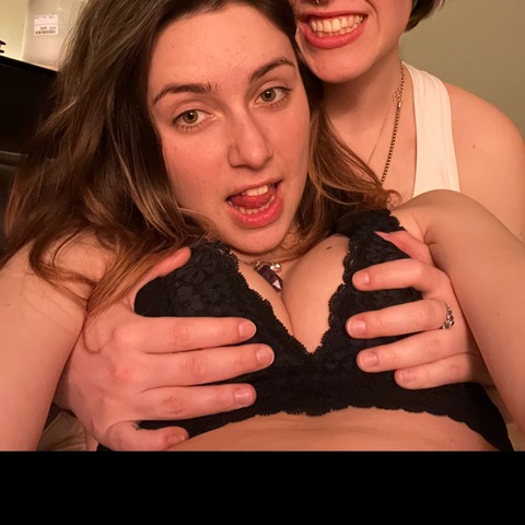 Onlyfans leak mrs.mrs.p 

 picture 2