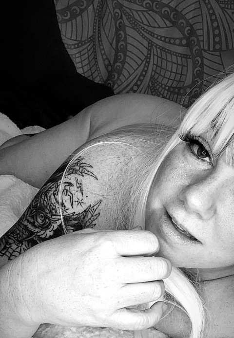 View msamberbates1977 OnlyFans content for free 

 picture 2