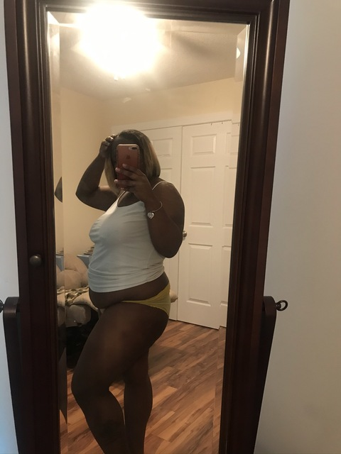 msjuicybabyr (💛) OnlyFans content 

 picture 2