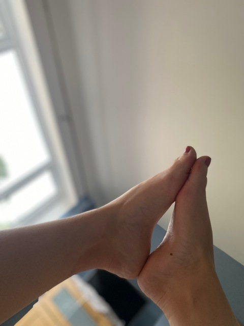 View Mummy Toes 🦶 (mummytoes91) OnlyFans 12 Photos and 3 Videos for free 

 picture 2