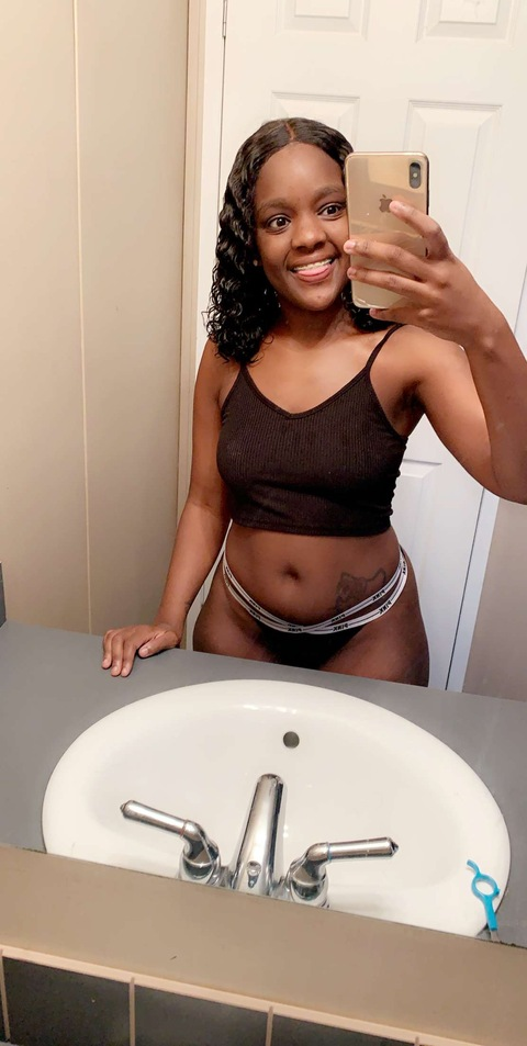 Download muncheefreakshw OnlyFans content for free 

 picture 2