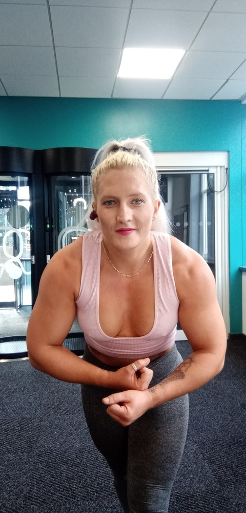musclebarbie6 (MuScLe BaRbiE (Blonde Crusher)) free OnlyFans Leaked Videos and Pictures 

 picture 2