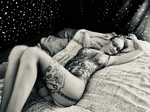 mxleahwilde (Lee) OnlyFans Leaked Content 

 picture 2