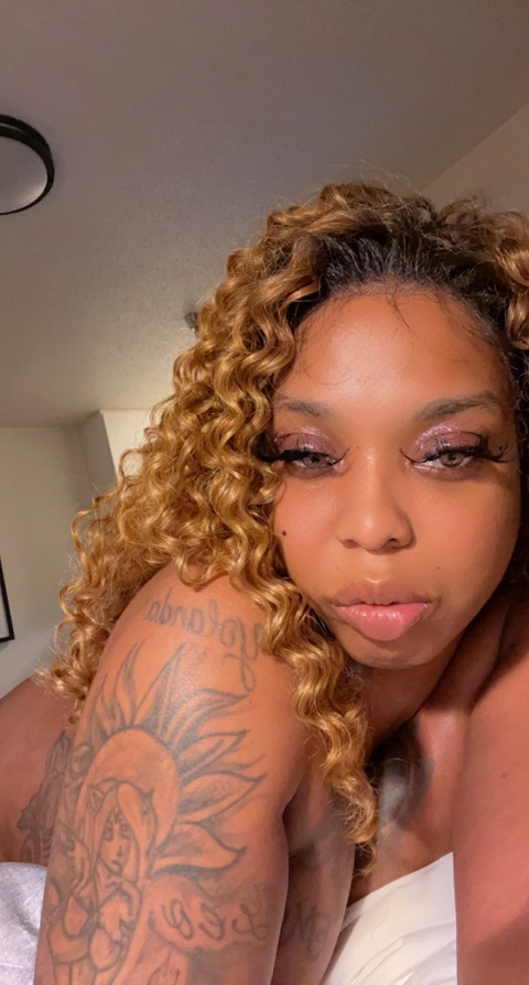 mzapplebottomz OnlyFans Leaked (139 Photos and 75 Videos) 

 picture 2