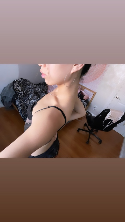 View n1kkits (🤫) OnlyFans 2 Photos and 3 Videos for free 

 picture 2