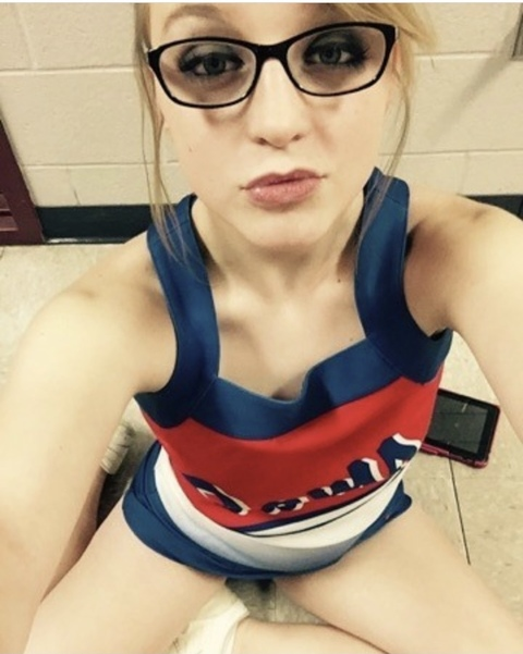 Onlyfans leak naughtyjulie 

 picture 2