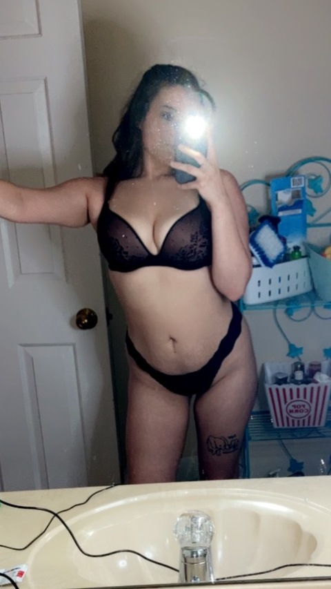 View naughtymomma3002 OnlyFans content for free 

 picture 2