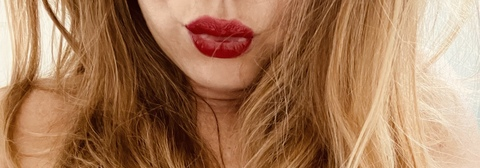View nextdoorhousewifefree OnlyFans content for free 

 picture 2
