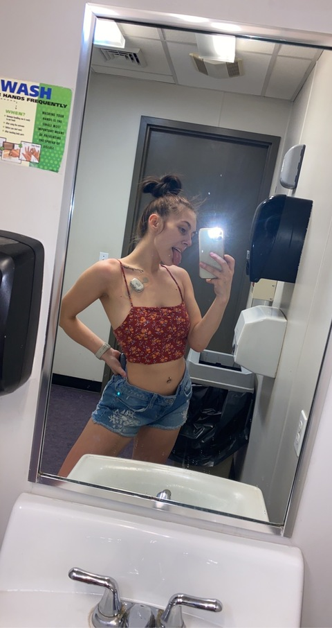 Download niaoakley1486 OnlyFans content for free 

 picture 2