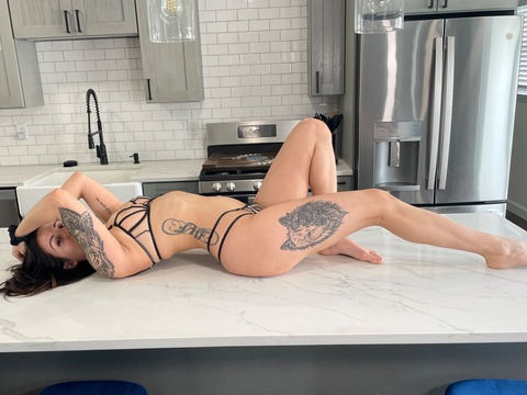 Free access to @nikki_taylor (Nikki_taylor) Leak OnlyFans 

 picture 2