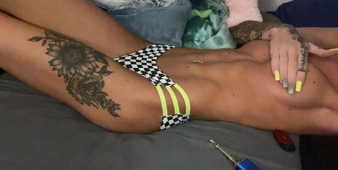 nikkilovv (Nicole99.) OnlyFans Leaked Content 

 picture 2