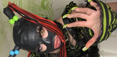 Onlyfans free niomidollphace 

 picture 2