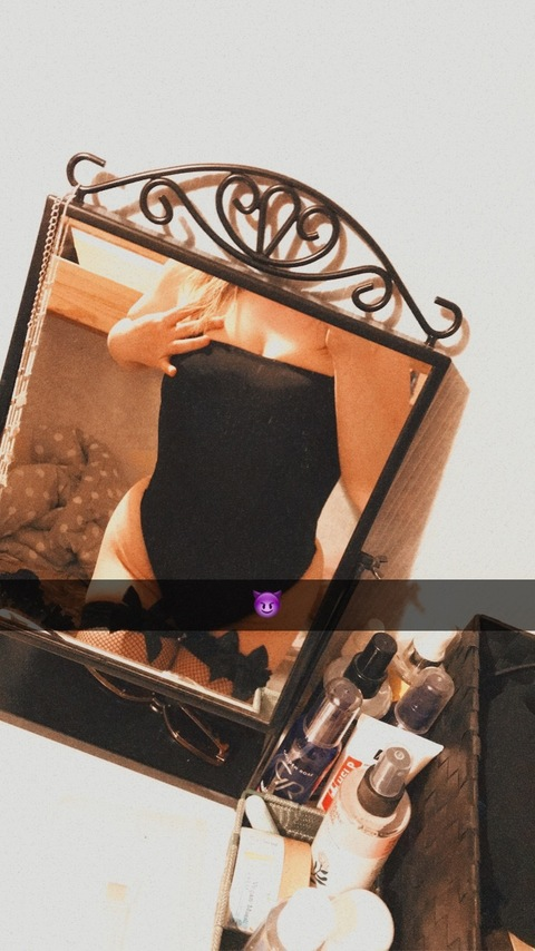 nixxxi69 OnlyFans Leak (2 Photos and 0 Videos) 

 picture 2